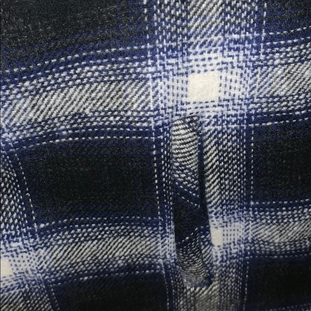 NWT Sherpa Blue and Cream Plaid Vest - Picture 4 of 4